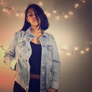 URBAN OUTFITTERS BDG Distressed Denim Jacket